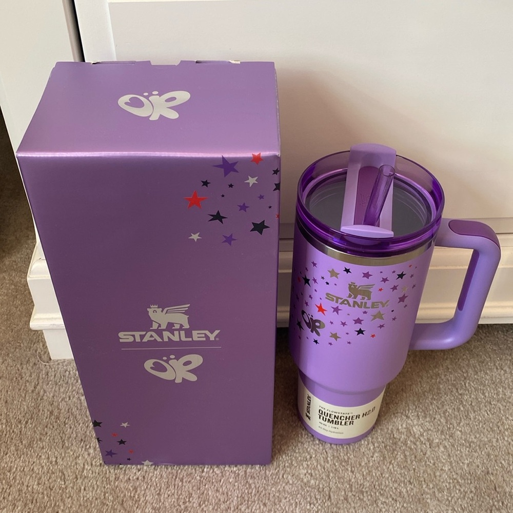 Stanley Olivia Rodrigo 40oz New signature cup purple with stars ⭐️